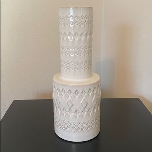 ❤️SOLD❤️West Elm Textured White Vase
